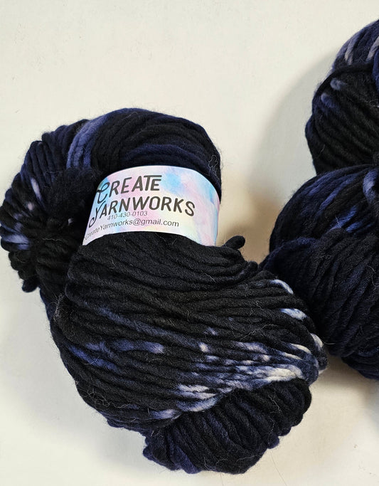 Navy in 100% Superwash Merino Super Bulky Yarn