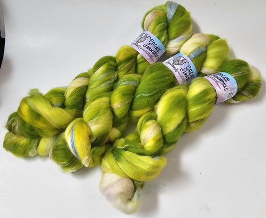 Grinch in Superwash Merino & Stellina Blend 4oz braid