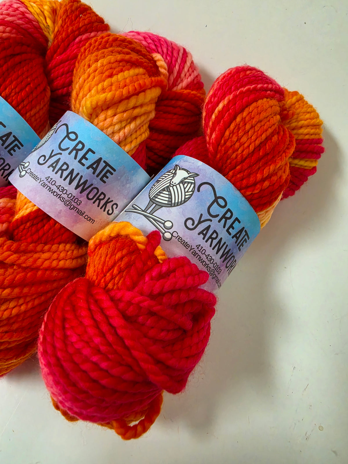 Hibiscus Heat in 100% Superwash Merino Bulky Yarn