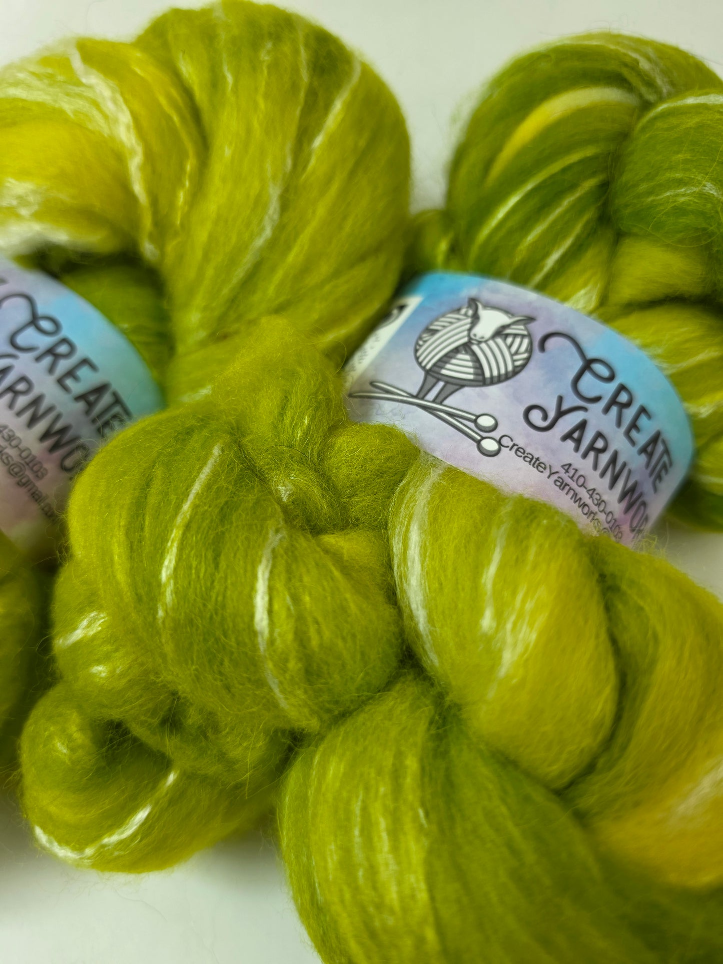 Grinch in Cormo/ Rose Fiber/ Baby Alpaca custom blend Top 4oz braid