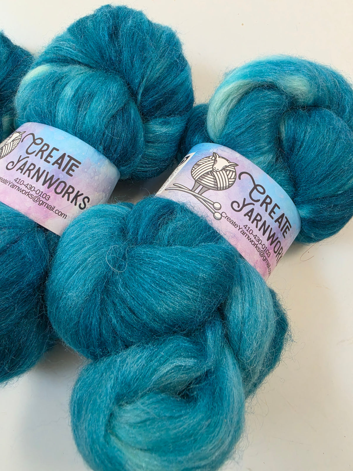 Tempting Teal in Baby Alpaca / Tussah Silk custom blend Top 4oz braid