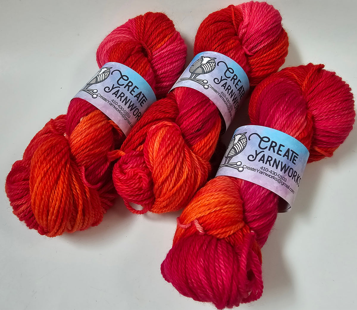 Hibiscus Heat in Superwash Bluefaced Leicester (BFL) Worsted Weight Yarn